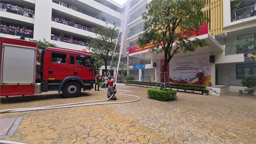 Tuyên truyền, phổ biến kiến thức, pháp luật và diễn tập phương án Phòng cháy chữa cháy & Cứu nạn cứu hộ tại trường THCS Khương Đình