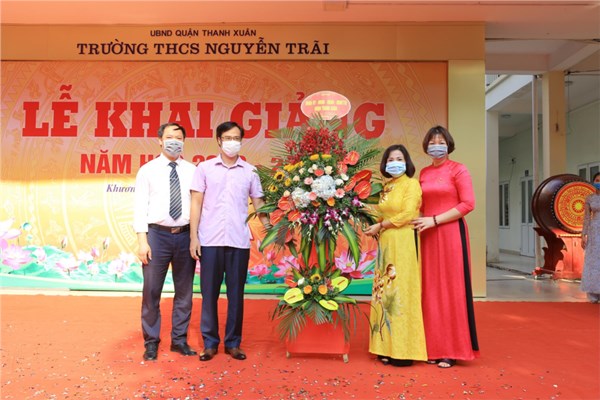 Thầy và trò trường THCS Nguyễn Trãi hân hoan chào đón năm học mới 2020-2021
