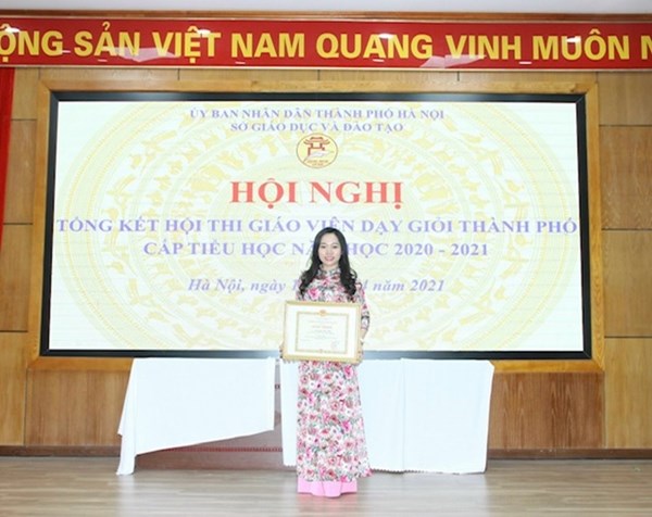 Cô giáo Nguyễn Thị Thoa xuất sắc đạt giải nhì cấp Thành phố trong hội thi giáo viên dạy cấp thành phố năm học 2020 – 2021